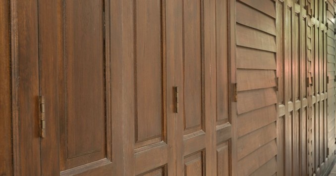 panel door vs flush door