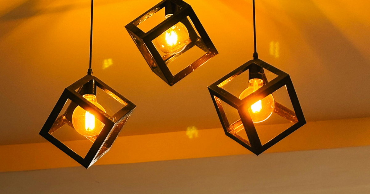 Are pendant lights allowed in bathrooms