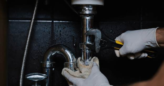 How to Fix a Leaky Pipe Without Replacing It
